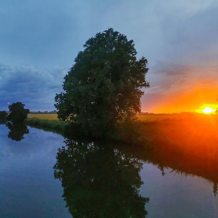 Ferienglueck An Der Nordsee Buche Deine Erdgeschoss-Ferienwohnung Mit Kamin Terrasse Und Eingezaeuntem Garten Fuer Unvergessliche Auszeiten Altfunnixsiel Экстерьер фото